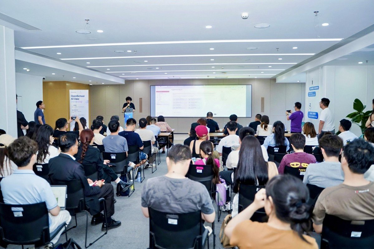 StarchildOnX's tweet photo. Starchild in Shenzhen. 

Hosted by OpenSchool and Columbia Alumni of Shenzhen, our community members got the chance to show off the features of Starchild, including how to save on costs, how to create automated jobs, and how to deploy a project easily 

More events to come https://t.co/UNcgjtzKgi