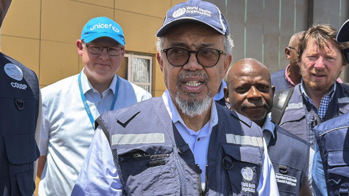 RFIAfrique's tweet photo. RDC: le patron de l'OMS à Bunia en Ituri, épicentre de l'épidémie d'Ebola https://t.co/MXnpqYjqZi https://t.co/KC3xzyJ1CS