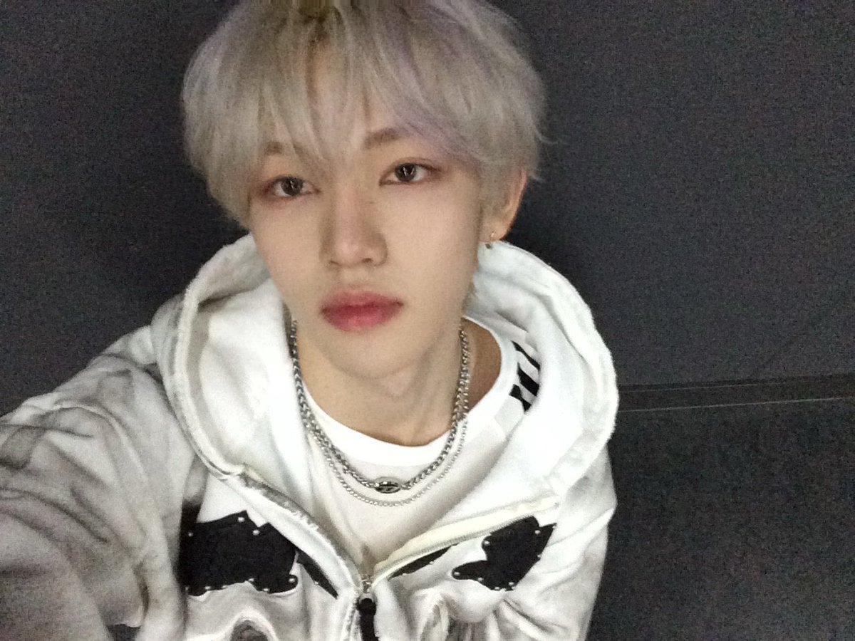 axweoz's tweet photo. 이런남자어딜가면만날수잇나여 https://t.co/o9ql1iwhu4