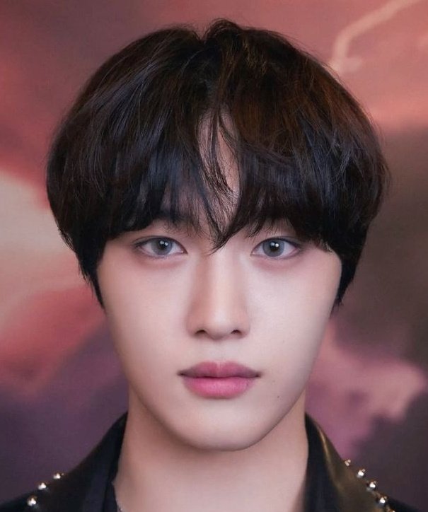 derdeep_bae's tweet photo. @Gajevy_Chan Kinda pissed tbh🥲 you want to try, nithu? Just make acc with google. Use this photo again but crop a lil bit so the face more close, like this one? https://t.co/oHCNd13h8R