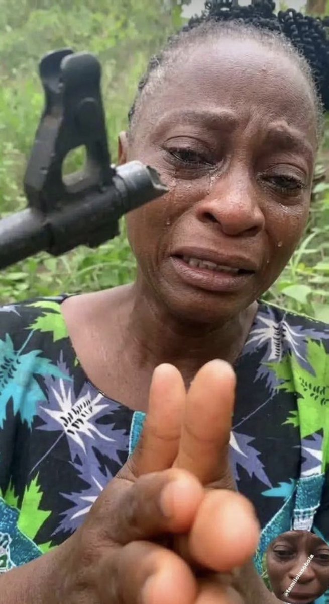 ijobafixit's tweet photo. The teachers community are around Nigeria are not standing up for her !  They failed the principal, teacher. I am tired of complaining about the president 😞 https://t.co/OSc6xRTIIO