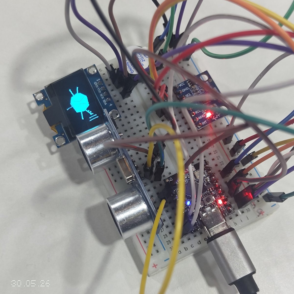 khichdiNcode's tweet photo. had zero knowledge of hardware when I woke up and ended up making a personal tomagochi. https://t.co/91nmqhdfM0