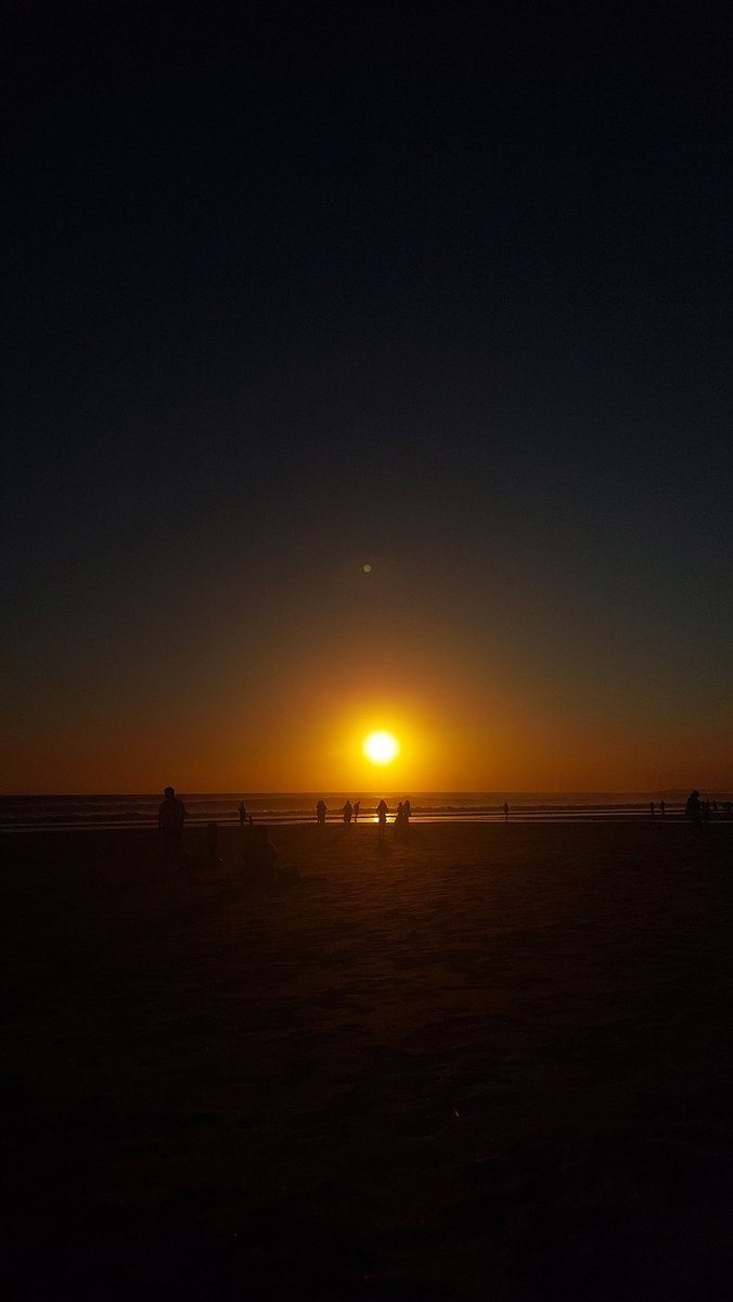 Baltonara's tweet photo. Sunset of the day✨️
#phonegraphy by Samsung 📸 https://t.co/etQVJNHBxV