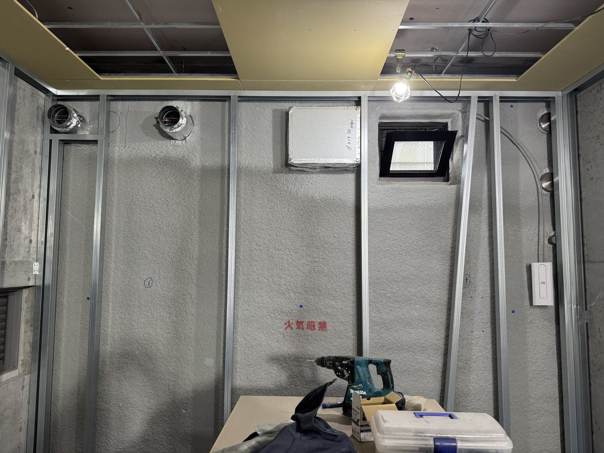 シーシャ好きなので6月末に歌舞伎町にシーシャ屋出す人 tweet media