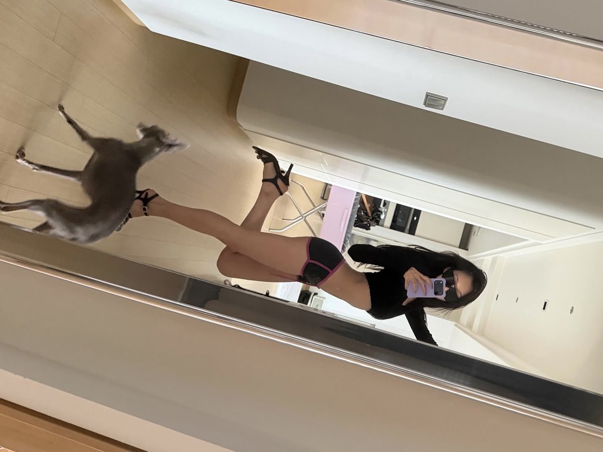 uchienaga's tweet photo. A new addition to the hot girl identity and perhaps the most important one yet: the navel piercing💋 https://t.co/Ru3a6RAIPB