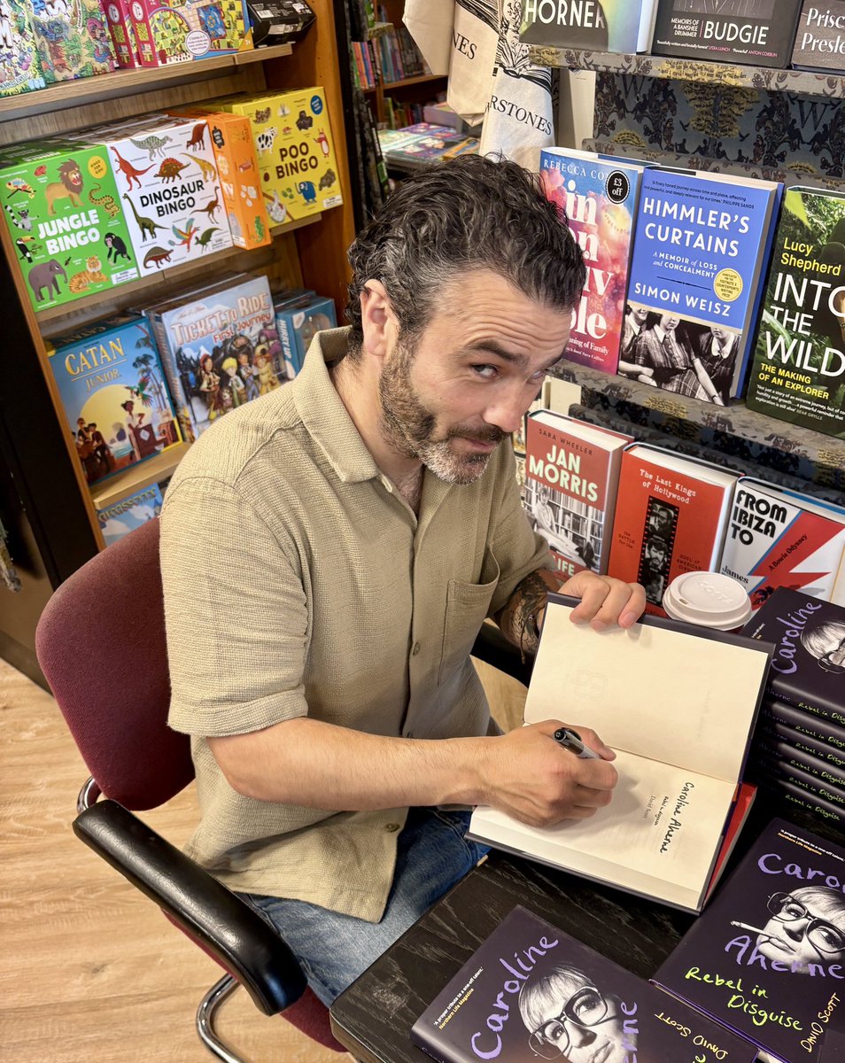 Dojo007's tweet photo. @arghkid Good seeing you Dave… 2 books under belt now &amp; more to come. 😉 https://t.co/deQg7KiWud