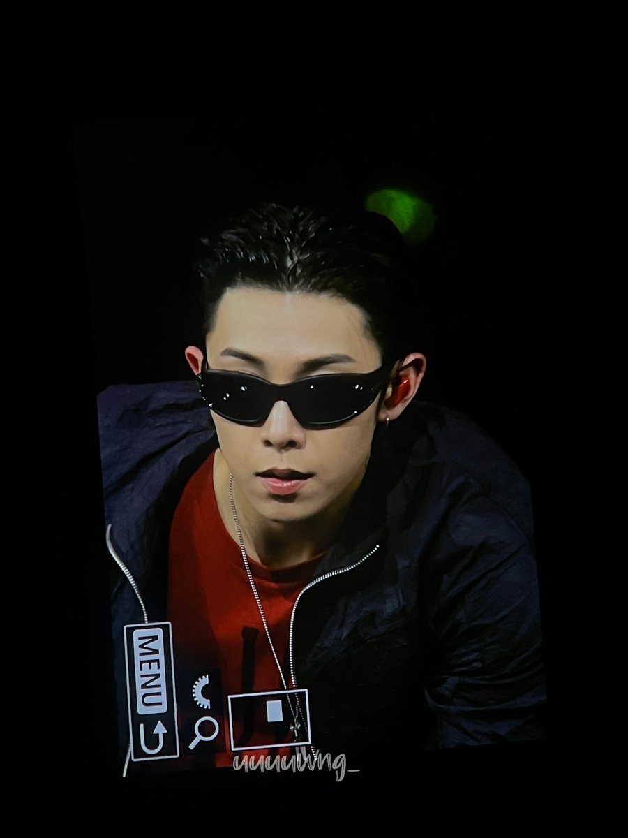 륭 tweet media