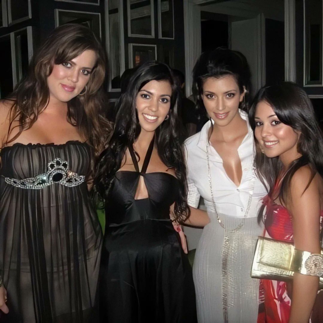 QUEENP0P's tweet photo. Alexa Demie with the kardashians back in the day https://t.co/HgX7kaOdYQ