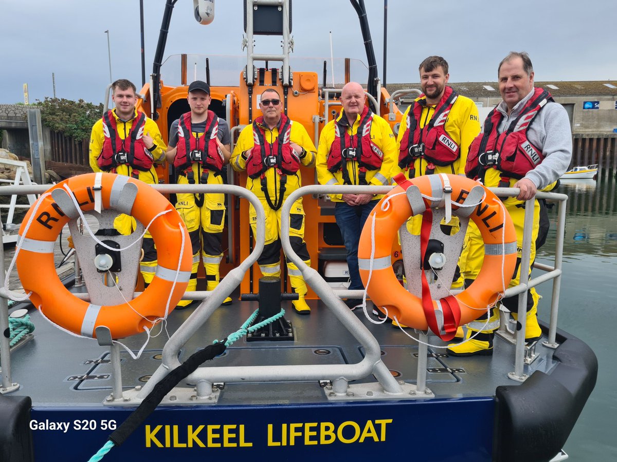 badger3336's tweet photo. RNLI 13-57 heading out of Kilkeel on exercise. First run out without trainer present - mighty progress by the crew. https://t.co/N6fPFiiLjL
