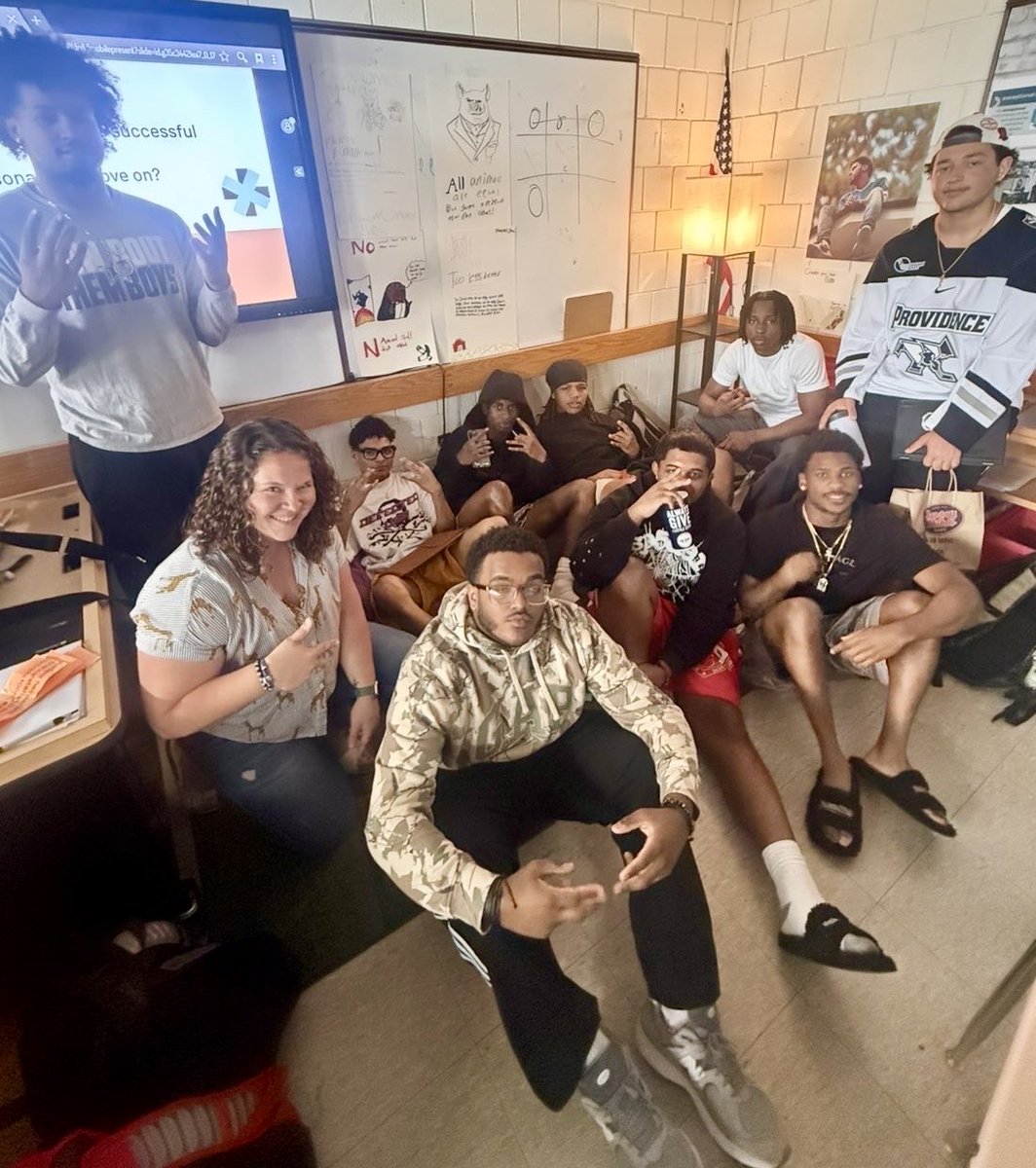 MsClintonSHS's tweet photo. Class of 2026 has officially taken their last lap around @_SalemHigh_! This class is a special group of some of the best young adults you would be lucky to meet. Can’t wait to celebrate you all next week! https://t.co/j4u4eEjPUh
