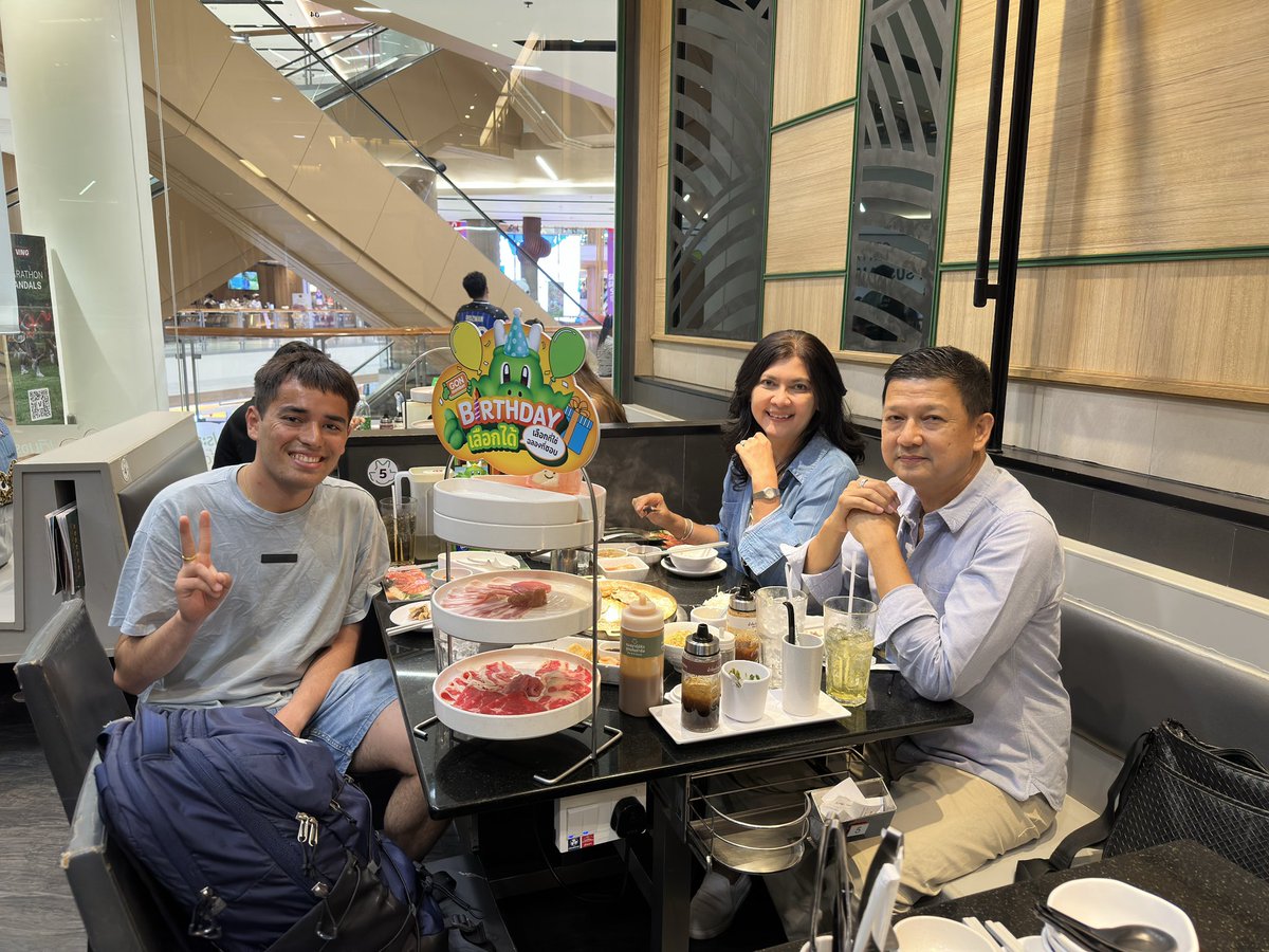 ThrisanuJohn's tweet photo. On May 30, 2026, I walked 20,000 steps. Also, I learned on Duolingo. By the way I studied for exam. The weather is cloudy and 34 Celsius.

#กรุงเทพ #ชีวิตประจำวัน #ฟีดนี้โคตรดี #เที่ยวไทย #คิ้วท์ๆ https://t.co/TgQDYqbY3T