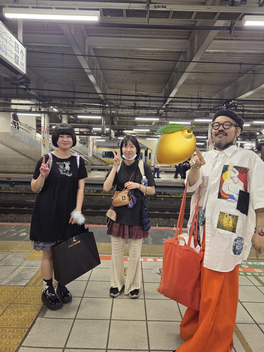 naitouuki's tweet photo. 『春が来る』
皆さま！今日もご来場ありがとうございました。たくさんの感想も嬉しく読んでいます！！

明日で終わってしまうのですがまだお席ありまして。良かったらぜひ来てください。あまり期待せずに来てください！！！ハードルが上がる程怖いものはない…！😭よろしくお願いします！ https://t.co/XB73Nj0KKY