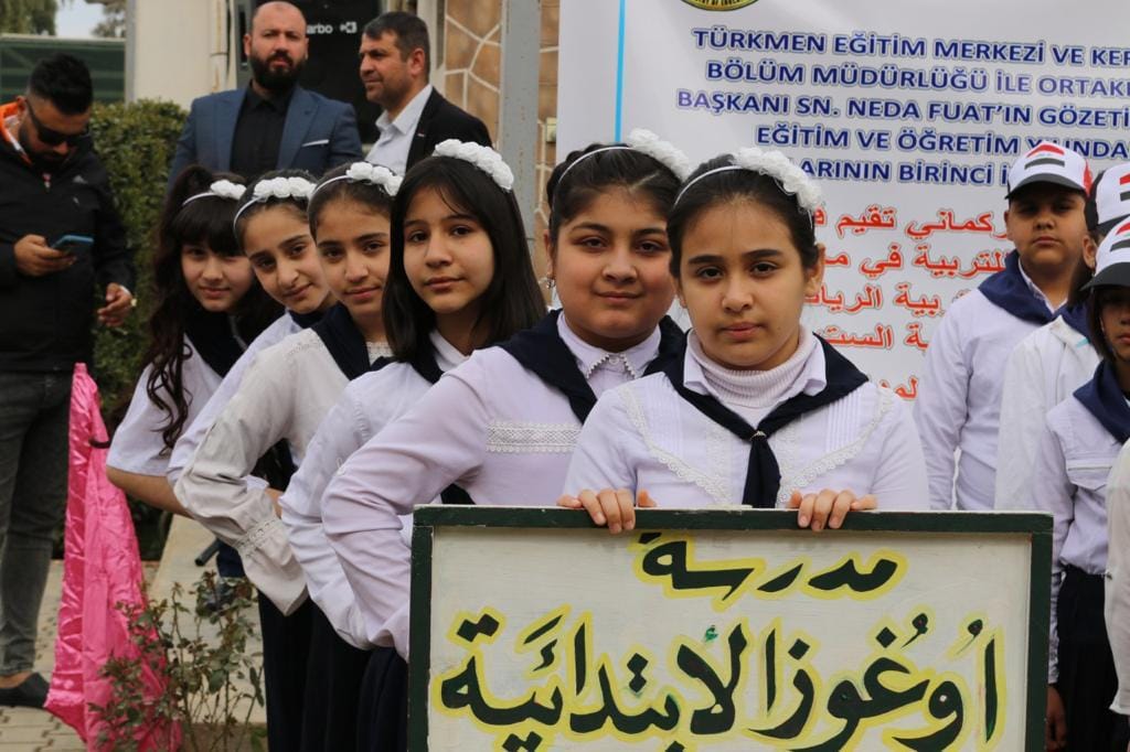llmkyll's tweet photo. Irak'ta Türkçe eğitimi ilk sırada!

Bugün Irak genelinde İlkokul son sınıfı bakanlık sınavları sonuçları açıklandı. Irak Eğitim Bakanlığına bağlı Türkmen Eğitimi, Arap eğitimi ve Kürt eğitimi arasında Türkmen eğitimi %86.44'lük başarı oranıyla ilk sırayı aldı.

Irak'ta Türkmen okullarına giden çocuklar akranlara nazaran daha başarılı oldukları kanıtlanmış oldu.