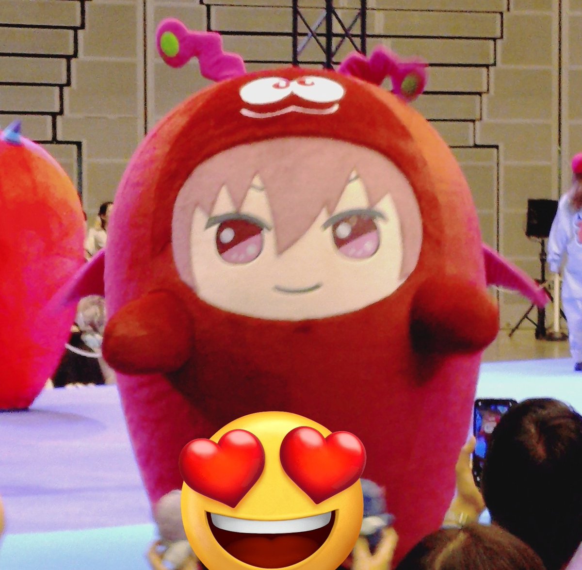 totsu_san's tweet photo. 遅ればせながら、アイナナエキスポお疲れ様でした！とても楽しかったです。もふは意味わからんくらい可愛かった…
ランダムは何も入手しなかったので交換はありませんでした。ぬいカチューシャとバルーンは帰宅後ミクさんに持ってもらっています。可愛くて帰宅後も満足です。 https://t.co/WQmjB1VPzJ