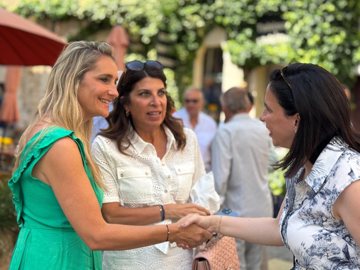AlexndraBorchio's tweet photo. 🇫🇷🇱🇧 Émue d’assister à la signature du Pacte d’amitié entre @otstpauldevence et Deir El Qamar, organisée par @LibanMon, aux côtés de S.E. Rabih El Chaer, @AmbLibanFrance, du maire @camillajp06 et de nombreux élus.

Un rapprochement fondé sur de nombreuses valeurs communes ! https://t.co/qaGChniOMO