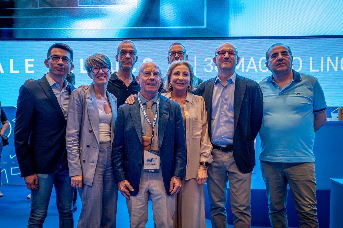 uiltucs's tweet photo. 🔹 Pronti? Vi presentiamo la nuova segreteria nazionale Uiltucs, appena eletta per rappresentare per i prossimi 4 anni tutte e tutti voi: le vite che contano. https://t.co/48T0t51ncH