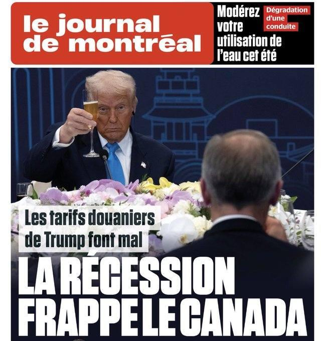 GThibodeau_Mtl's tweet photo. CANADA / Un pays en récession
Deux coupables, pas un seul

La une du Journal de Montréal est spectaculaire, comme d'habitude. On y voit Trump qui lève son verre avec le gros titre «Les tarifs de Trump font mal». C'est simple et ça vend bien. Mais c'est incomplet.

Oui, les tarifs américains font mal. L'aluminium canadien a perdu 15% de sa production en un an, l'acier souffre aussi, et le Canada a perdu 112,000 emplois nets depuis le début de 2026. Blâmer Washington n'est pas totalement faux.
Mais ce n'est pas toute la vérité.

La récession technique vient aussi de nos propres choix. Nous accumulons les déficits, 55 milliards $ pour 2025-2026 seulement. La dette explose, la bureaucratie étouffe les PME et la productivité stagne depuis des années.
La maison brûlait déjà avant que Trump arrive.

Au Québec, la situation est encore plus grave. Le secteur manufacturier recule rapidement, l'aéronautique et les usines sont sous pression.
Et Montréal, censée tirer la province vers le haut, n'échappe pas à la tendance. Développement économique au ralenti, logements inaccessibles pour les jeunes, et une mairesse qui ne semble pas mesurer l'urgence.

Gouvernement après gouvernement, c'est la même chose. Des annonces et des dépenses, mais très peu de vraies réformes.
Carney continue dans la même direction.

Il est temps de se regarder dans le miroir. La récession a deux parents. Un voisin agressif et nos décisions locales timides.
Montrer seulement Trump en une, c'est du journalisme de façade.

Nos enfants méritent mieux que ce déni.