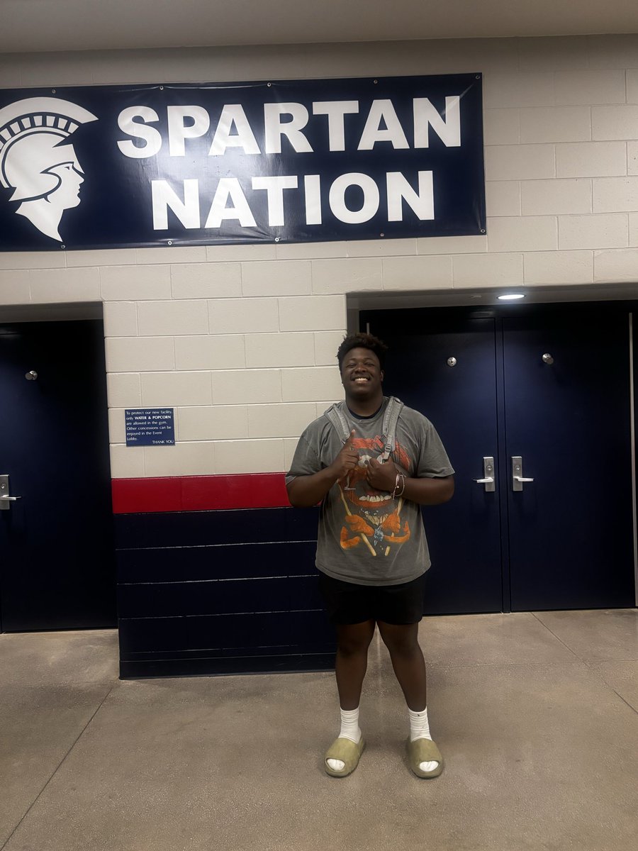 DylanGolla12's tweet photo. Deandre Ehlen is state bound in the Shot Put! Deandre is the section champ with a throw of 53’1”! https://t.co/MbnYYluCyD