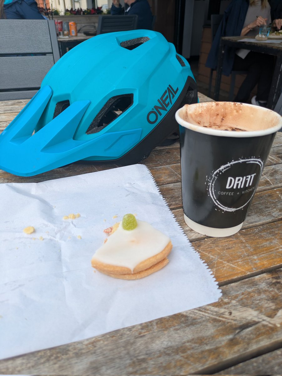 murchie_john's tweet photo. Living the dream https://t.co/bGbVuqVcUX