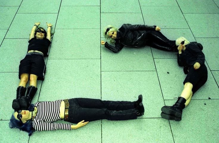 sickheadsong's tweet photo. L7 https://t.co/z8hqSzVDAP