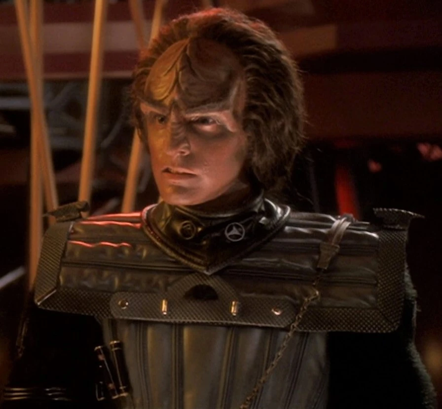 David_Kitchen_'s tweet photo. Used to think Sons &amp; Daughters was the weak ep of the arc (partly because it's a Worf ep), but I've come to appreciate it. Realising Alexander feels so despised by Worf he'd happily die to prove a point shows what a dick Worf really is.
&amp; there's more good stuff happening on DS9! https://t.co/jv1xTAZVPJ