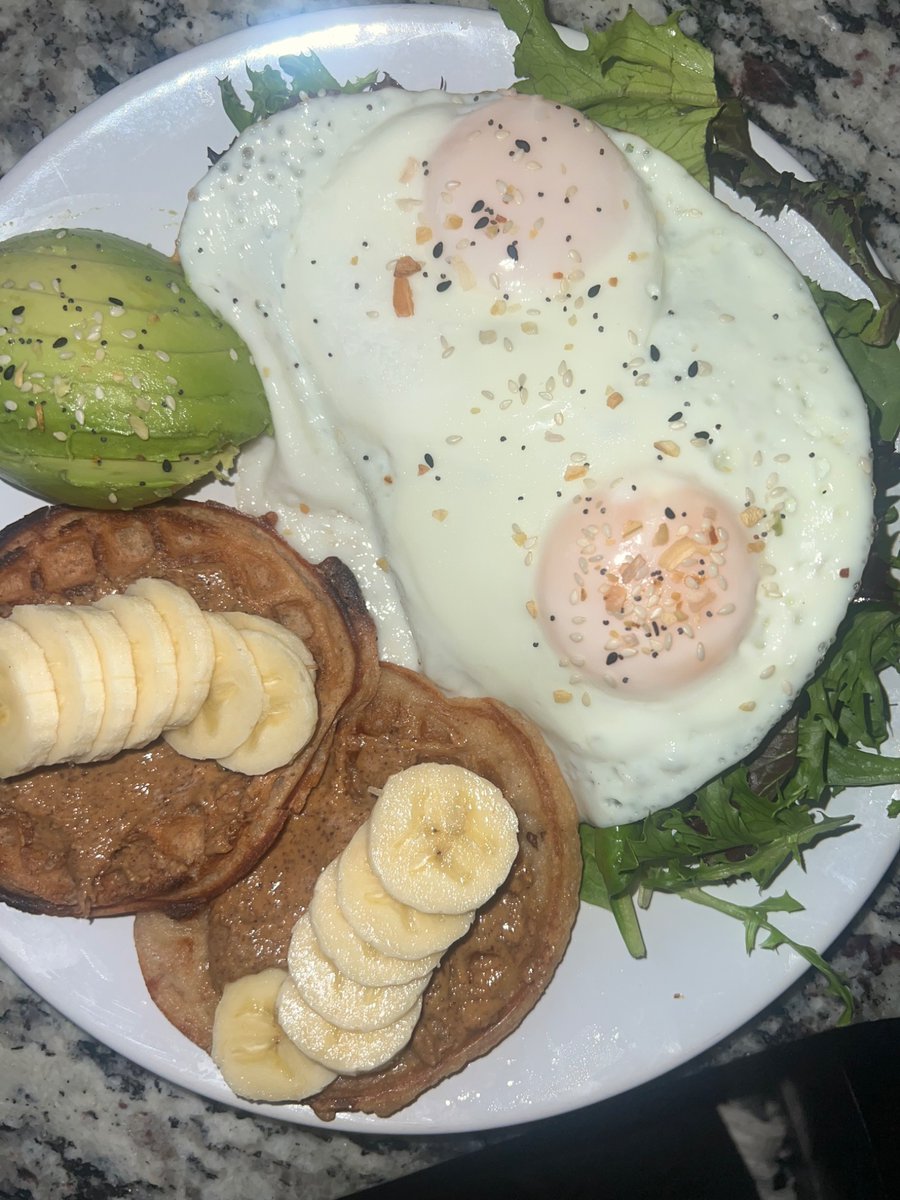 LuminousLindaa's tweet photo. breakfast 😋
sourdough waffles 🤤 https://t.co/9TYFMkrAXV