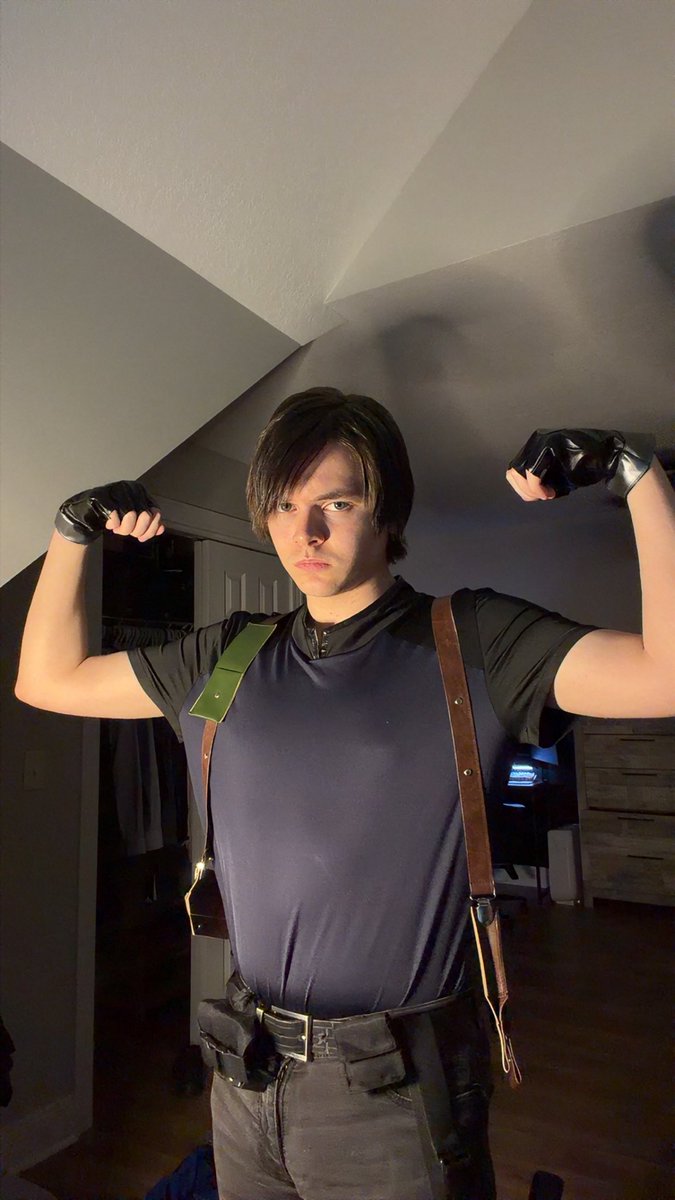 Stabby_Twink's tweet photo. Leon Kennedy!!

This turned out so much better than I expected for being an Amazon cosplay 😭😭

Just in time for Colossalcon too :3

#leonkennedy #residentevil #residentevil4 #RE4 #colossalcon #colossalconprime #cosplay https://t.co/Hbjwa8DBUf