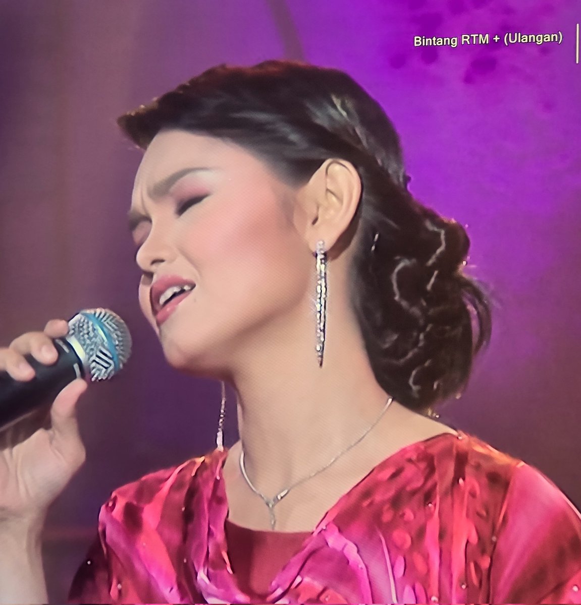 kakdahlia's tweet photo. Cantik nya Siti Nurhaliza!!! https://t.co/5JcqtKIiGw