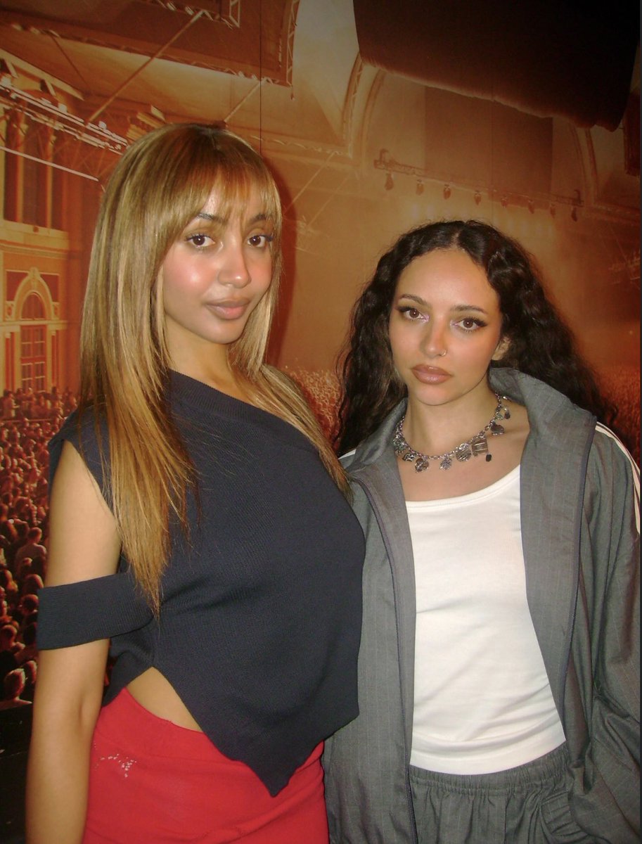 jadethirlwalIbr's tweet photo. Jade e PinkPantheress ontem em Londres. ❤️ https://t.co/HB8u3WM39r