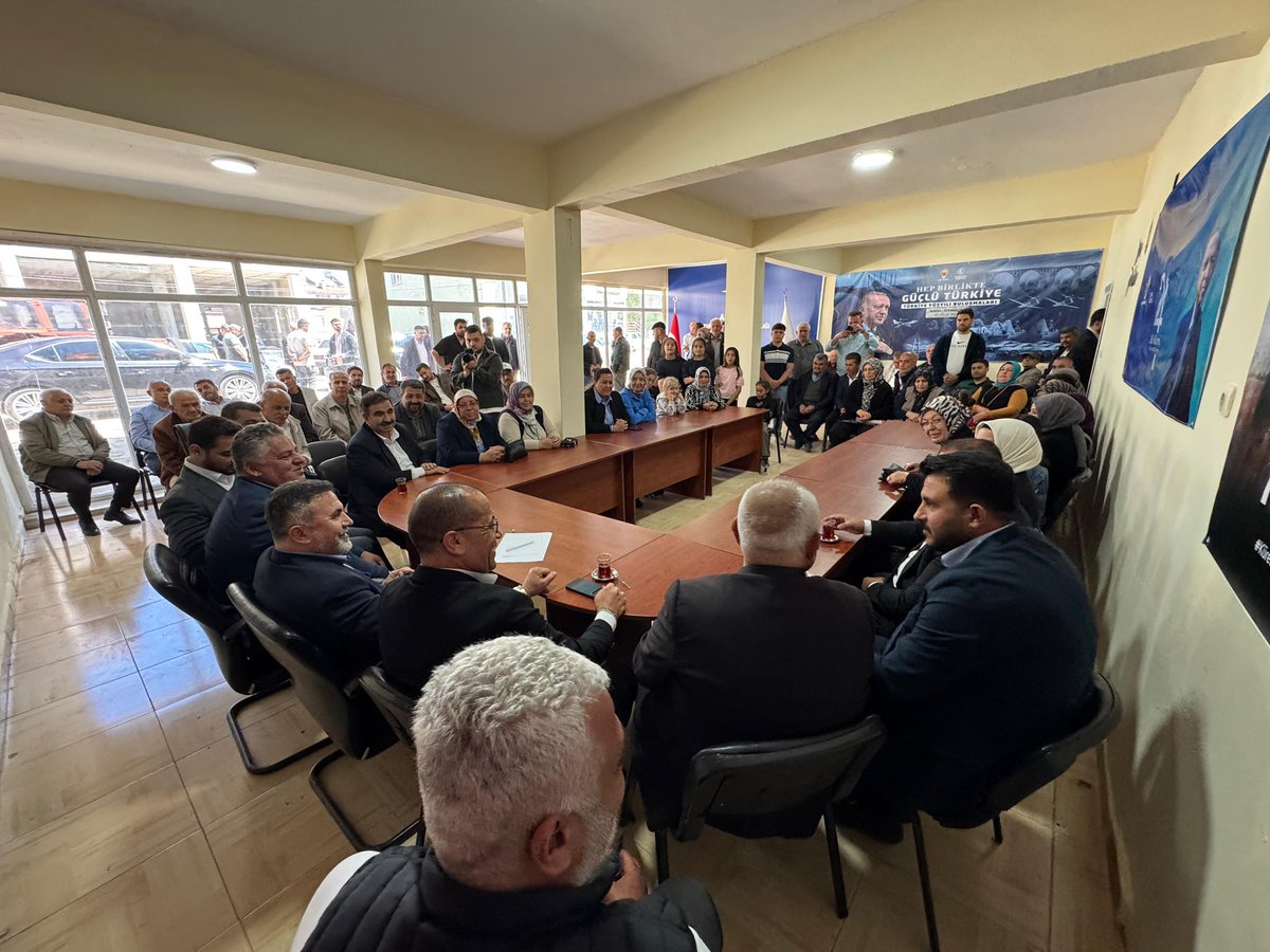 Tamer_Dagli's tweet photo. 📍Tufanbeyli 

İlçe Başkanımız Sayın Kenan Birgin ve kıymetli teşkilat mensuplarımızla bir araya gelerek bayramlaştık.

Bayramların gönülleri birleştiren, kardeşlik bağlarını güçlendiren manevi ikliminde teşkilatımızın birlik ve beraberliğini pekiştirdik. Aynı dava ve aynı hedef etrafında kenetlenmiş kardeşlerimizle nice bayramlara ulaşmayı temenni ediyor, tüm hemşehrilerimizin Kurban Bayramı’nı tebrik ediyorum.