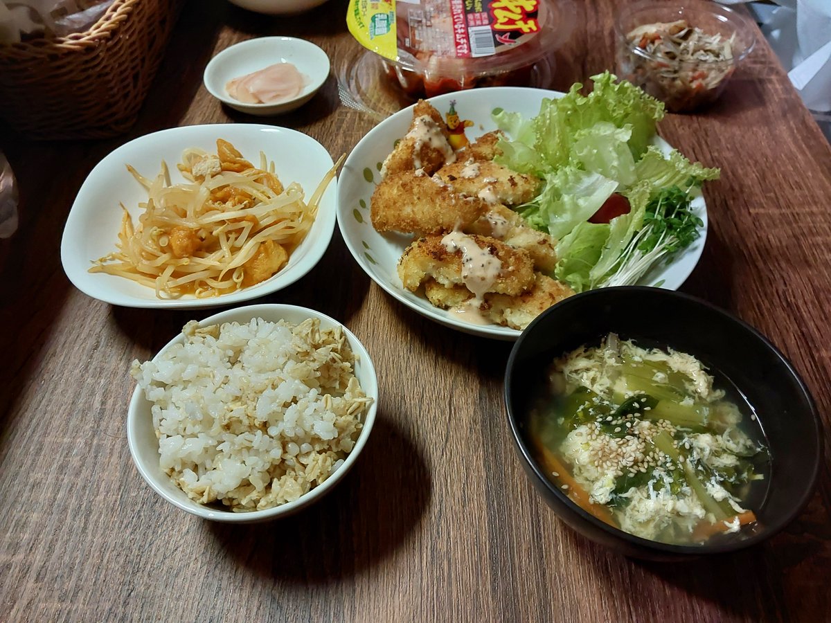 butapengin60's tweet photo. 旦那様が寝かしつけ成功して
暖かいご飯食べれたし
食後に冷たいものもいただけた🥹🥹

お子は珍しく静かに寝てくれたし
(いつもは眠いのに抗いながらひと泣きしてから寝る(笑))

旦那にもお子にも感謝です(ㅅ´꒳` )

久々に本読んで寝ますか🤓 https://t.co/uq7eebE6nJ