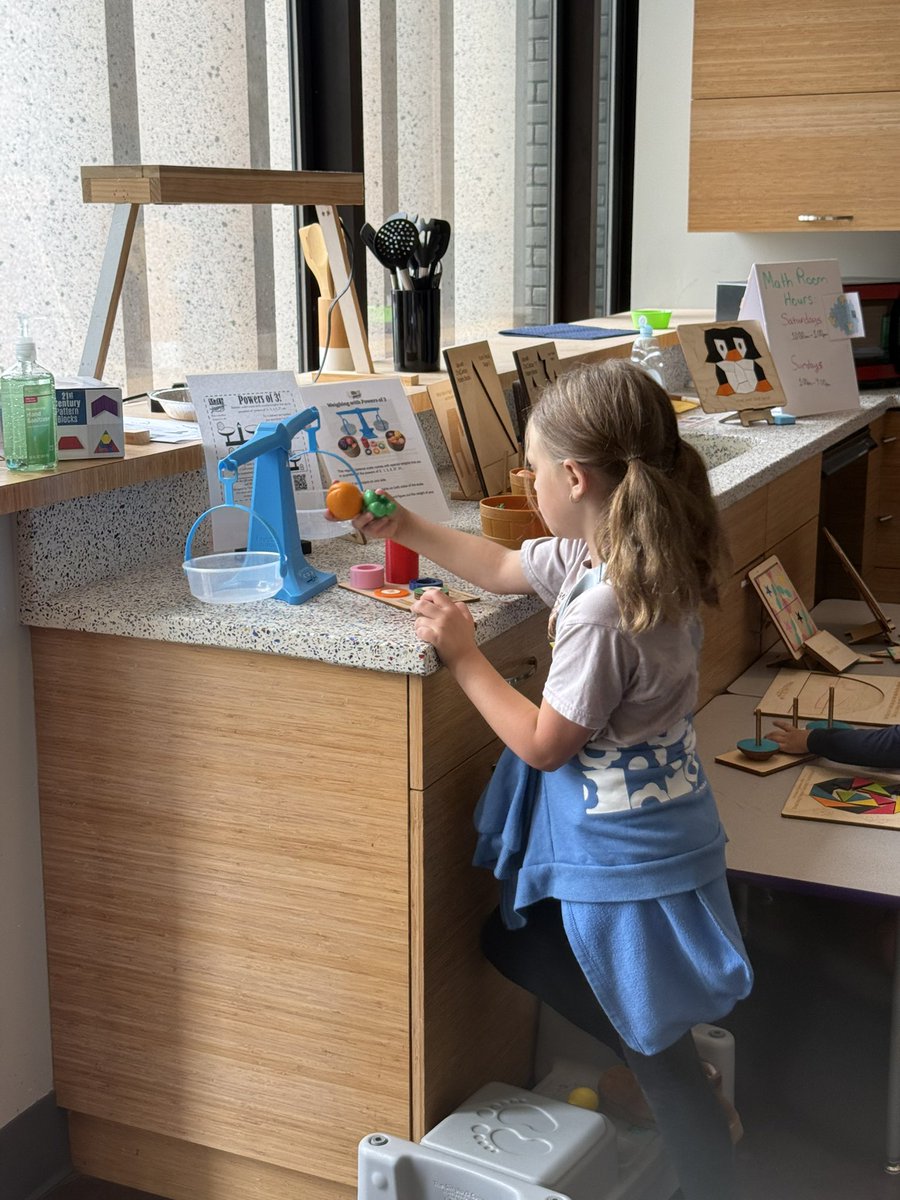 MathHappensOrg's tweet photo. Mathhappens for families with 6 6’ tables and 30 activities at your favorite local museum. 20 locations in 13 states! https://t.co/TGquNb8SWw https://t.co/kNTzYx5a50