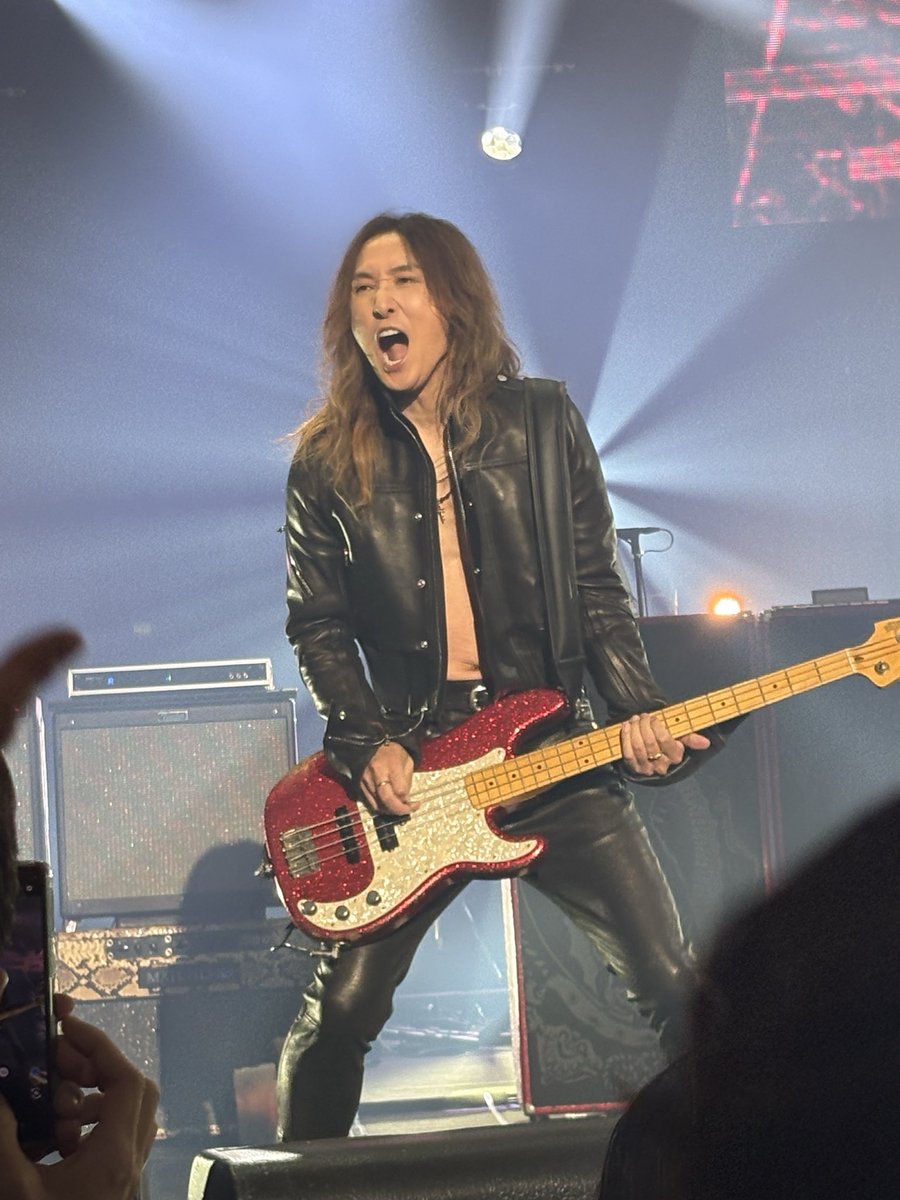 hiroko2212j's tweet photo. LUNA SEA
5/30@秦野

吠えてるJさん💕

#LUNAPIC https://t.co/YzmMEplwJx