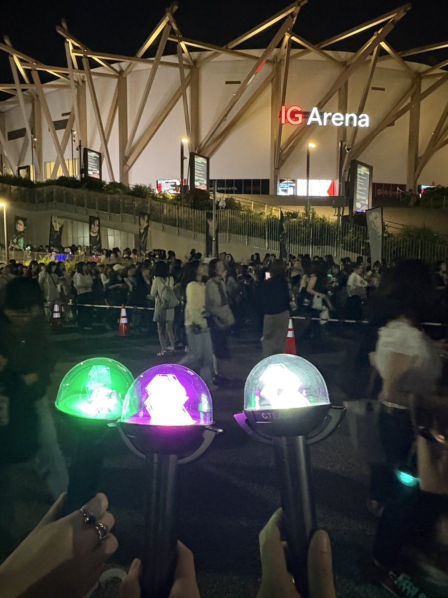 sp4229sn's tweet photo. 260530
2026 &amp;TEAM CONCERT TOUR
'BLAZE THE WAY' in AICHI

初めてのアプグレでA2ブロックに
入らせてもらえて永遠に肉眼でJOを見る。
誰が目の前に来ようが遠くのJOを見る。
ひたすら見つめ続けるという夢が叶った。
そして特に記憶はない。

#andTEAM
#ASIATOUR_BLAZETHEWAY
#BLAZETHEWAY_JAPAN https://t.co/UypvKcHYNw