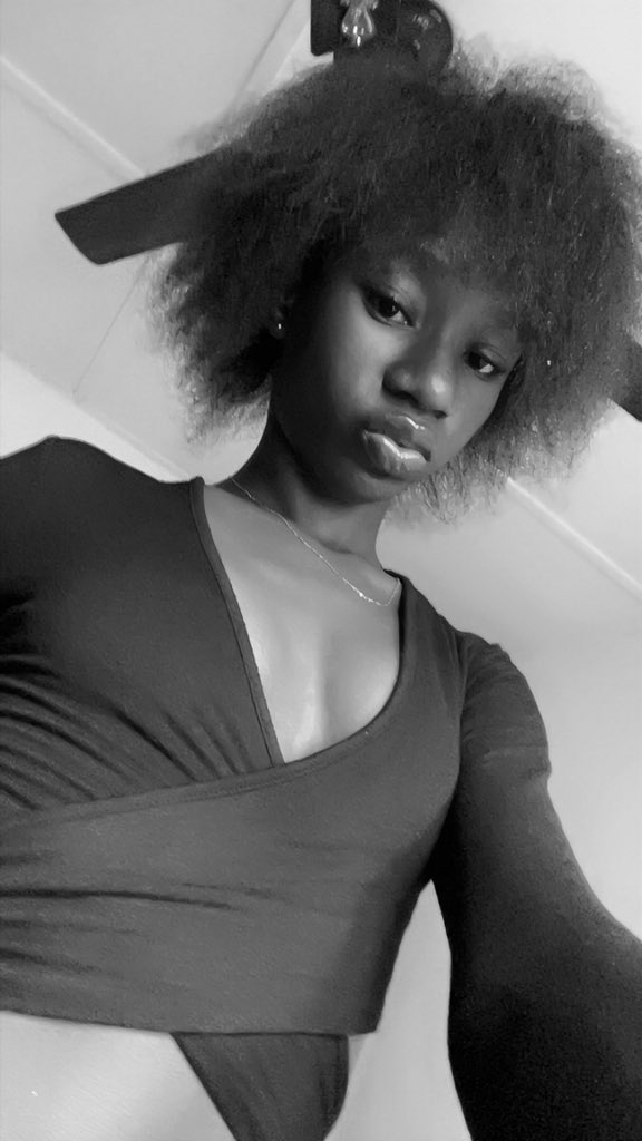 Feyi🎀 tweet media