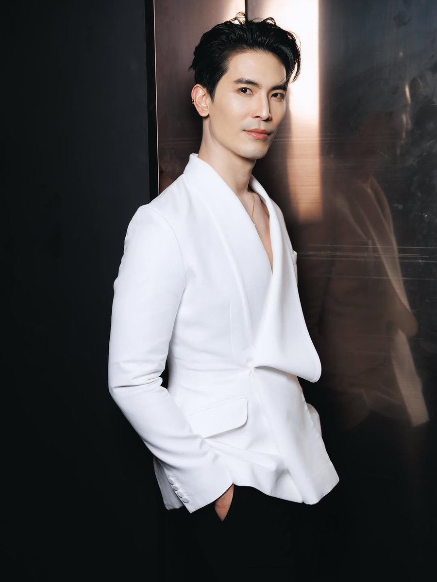 sonyukedotcom's tweet photo. Social Update (30.05.2026)
#Sonyuke #สนยุกต์

ขอบคุณสำหรับรางวัลครับ 🏆 (2) 
#KCLAWARDS2026

SONEURO SHINE X KCL2026
#KCLAWARDS2026XSHINE
#คมชัดลึกอวอร์ดครั้งที่22

Credit IG : sonyuke 
👉 https://t.co/zd2J95E8xw https://t.co/y2IaT0Op1S