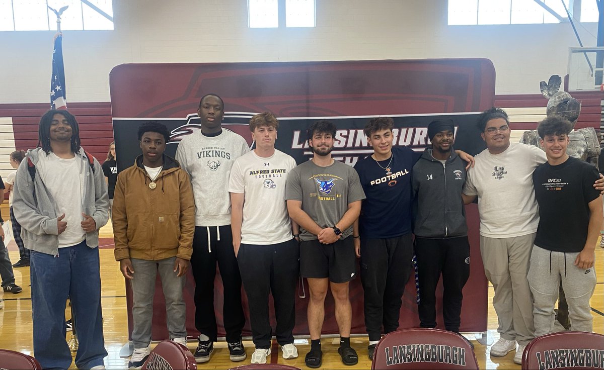 LBurghFootball's tweet photo. Congrats to our Seniors who signed to play at the next level today!
Shoutout to the 5 members of our program:
Chad Gamache Jr. - Alfred State 
Josh Shanahan - Alfred State
Kornell John - Hudson Valley
Brayden Wilkinson - Utica University
Josiah Acevado - Russell Sage (Basketball) https://t.co/EvkIKIHBRi