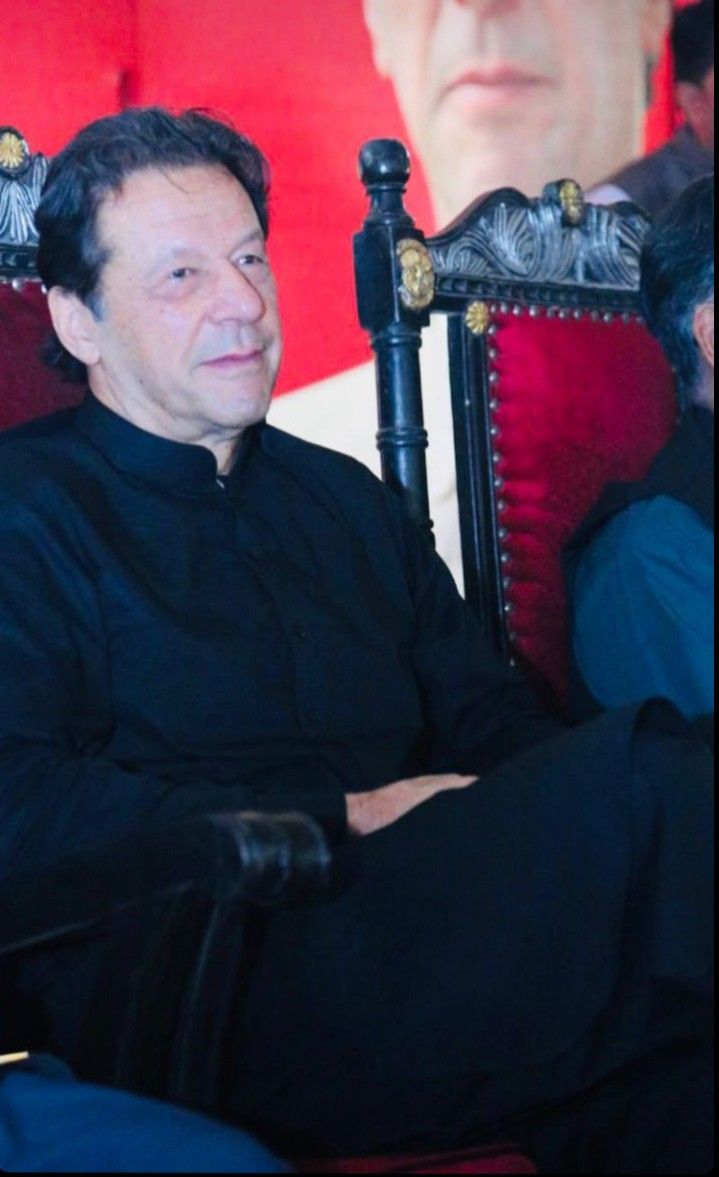Sana tweet media