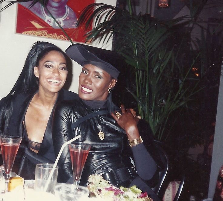 bleachedfrontal's tweet photo. Tracee ellis ross walking for mugler and partying with grace joans for her 18th birthday (1990) https://t.co/136b1CsTMn