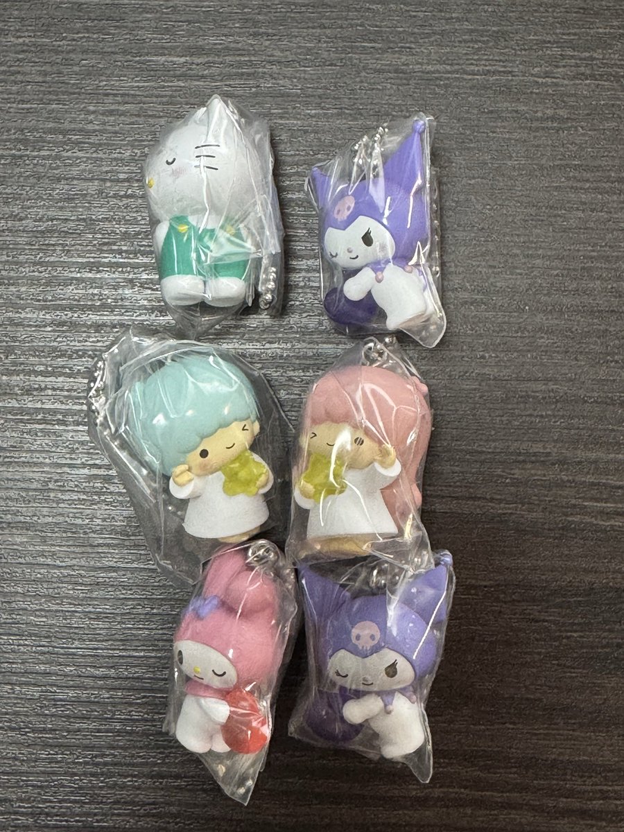 りな tweet media