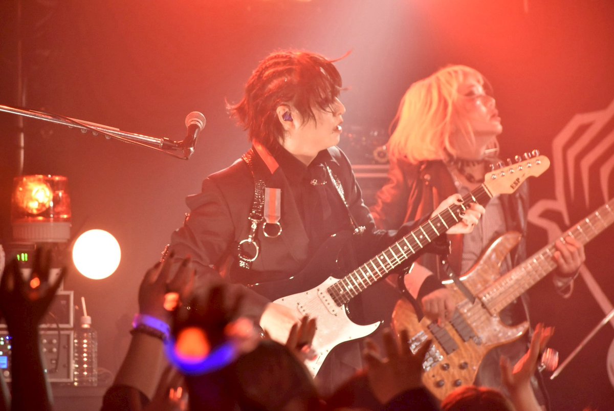 GR_TOYA's tweet photo. 帽子欲しい

今日のユニゾン写真 https://t.co/Cd7l04AuLB