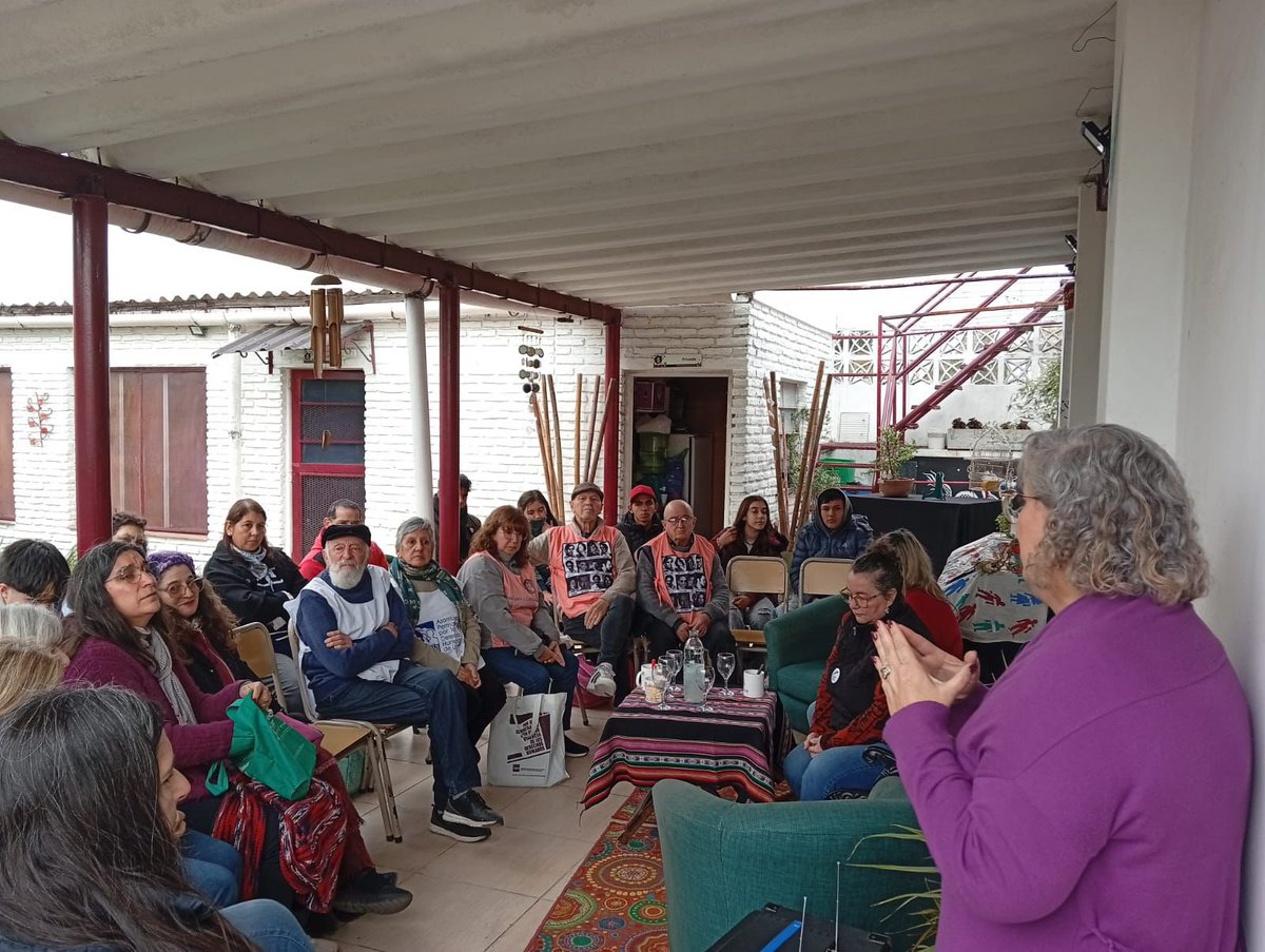 12delasantacruz's tweet photo. Semana del detenido desaparecido
QUE DIGAN DONDE ESTÁN
Encuentro con estudiantes Matanceros en la Biblioteca Popular de V del Pino.
Repasando la historia, con ellos, de nuestro 30.000 para traerlos al presente con sus vidas y sus luchas.
50 años 50 acciones
Son 30.000 https://t.co/kdiDlR2m5I