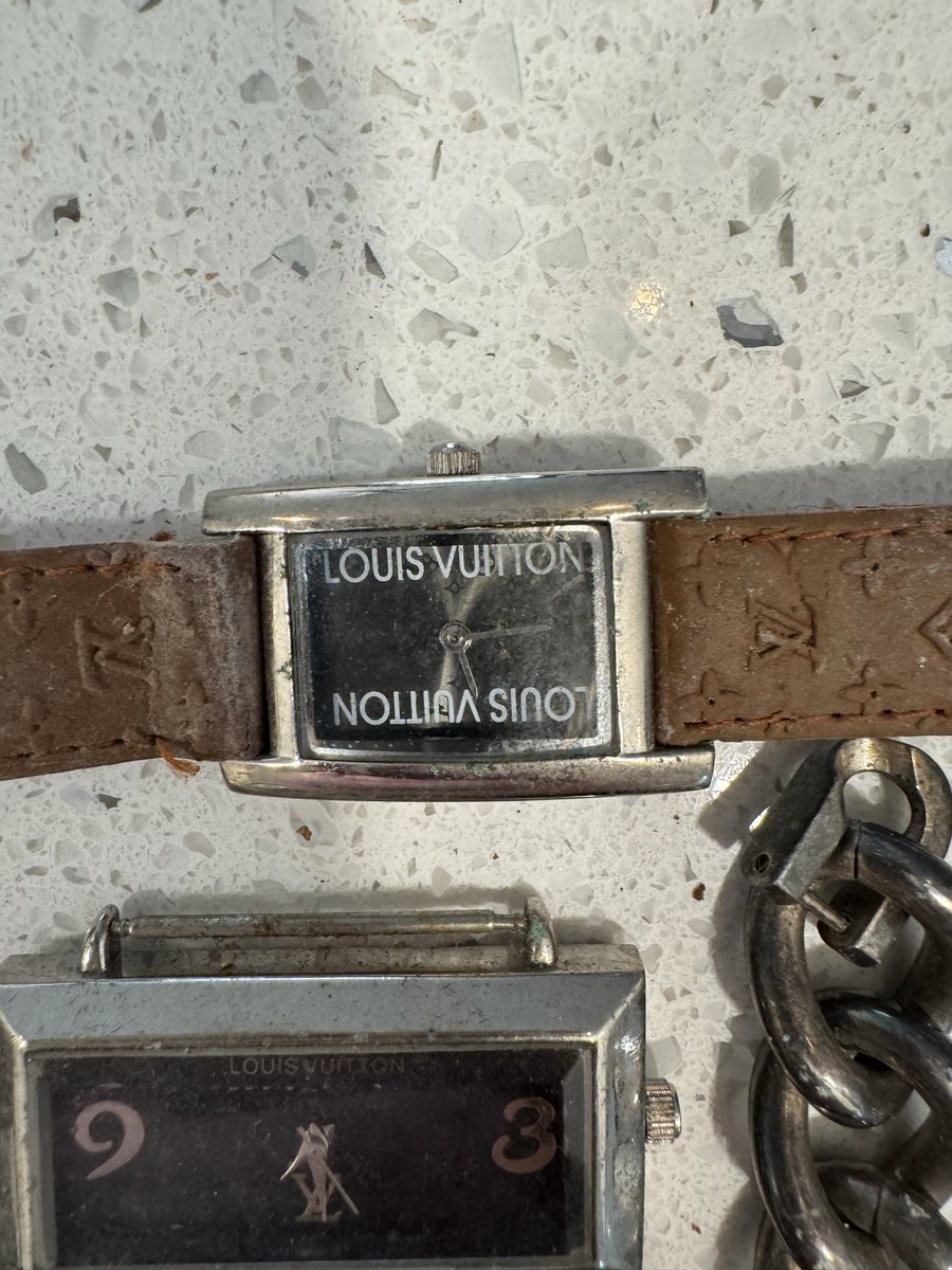 GVOh_'s tweet photo. Favorite finds from 5% of the storage unit I just bought. Finds were too cool not to share 😭 https://t.co/eafqhy4dk7