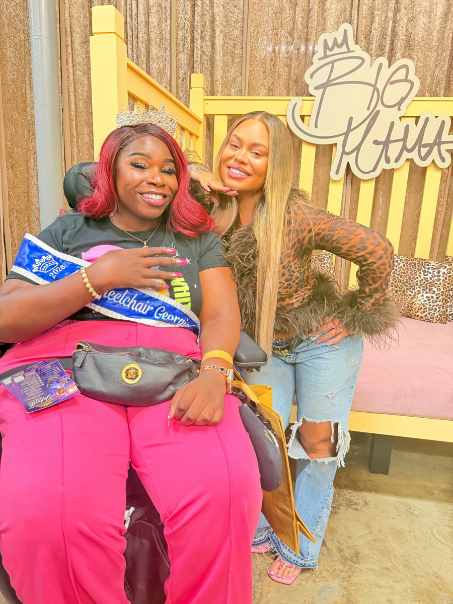 SupaThick4U's tweet photo. Big Mama 1 kid @latto  🐆💗💗💗💗

God will place you in rooms you once only prayed for 
Today I talked with @latto … and I’m leaving reminded that dreams, purpose, and faith travel together 👑♿💗 and of course I gave her my card info https://t.co/HP7vkmqF5Q
