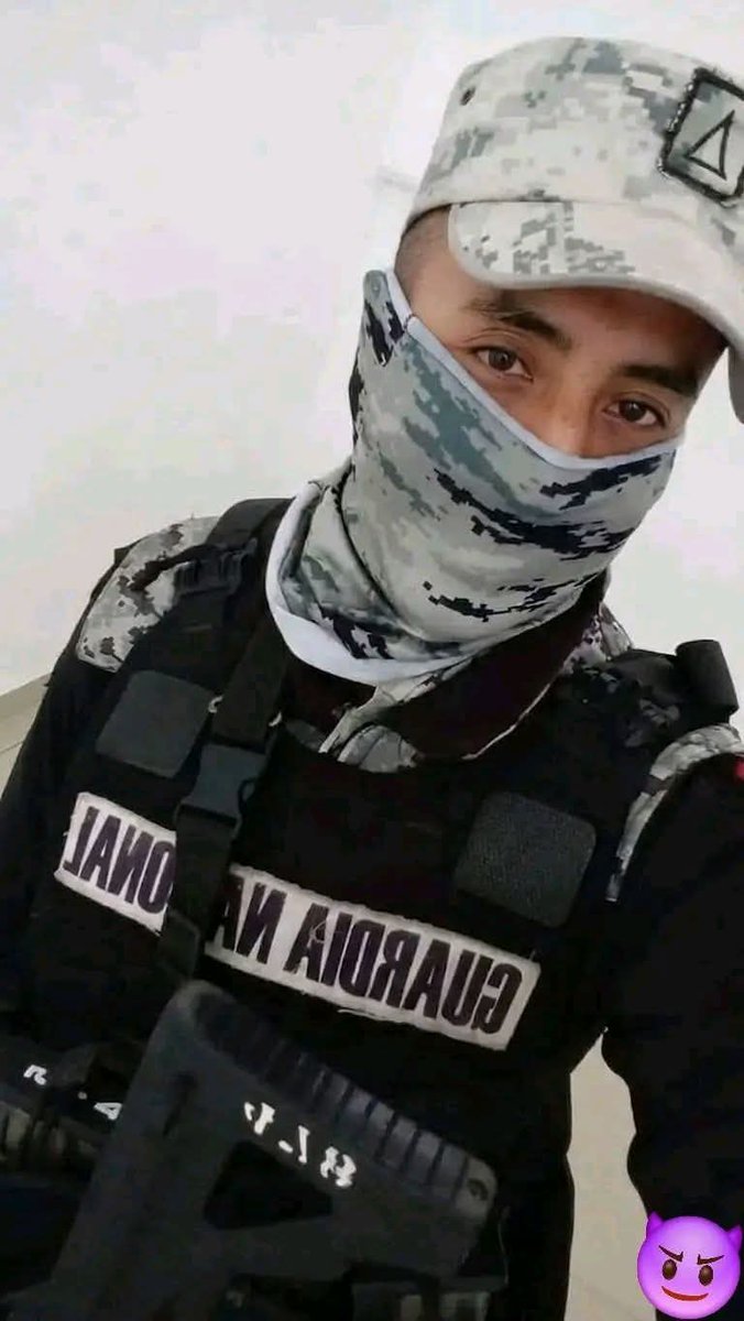 GTrav25's tweet photo. Alguien salió franco y se vino a desestresarse 🤤 porque sabe que antes de llegar a casa su  primera 💦 es para mí https://t.co/XE40BMP2iI