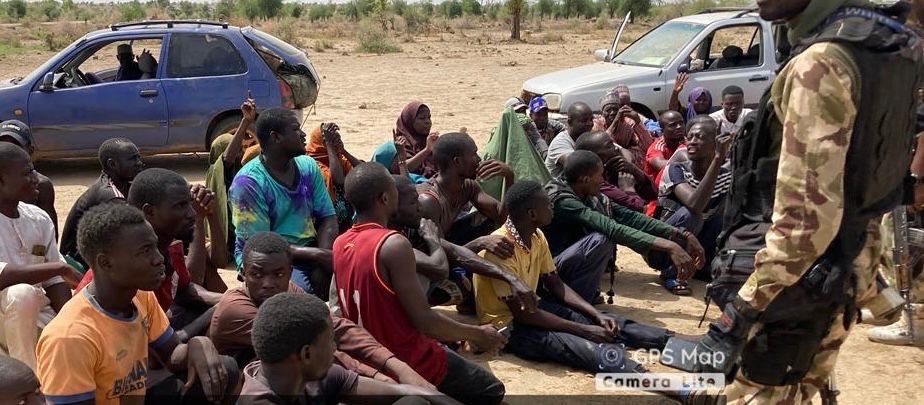 NTANewsNow's tweet photo. TROOPS RESCUE 92 KIDNAPPED VICTIMS, DETONATE IEDs IN BURATAI

Troops of the Joint Task Force (North East) Operation HADIN KAI have rescued 92 kidnapped victims from Boko haram/ISWAP terrorists along the Buratai–Kamuya road, Biu Local Government Area, Borno State

A statement by the media information officer, Operation Hadin Kai Lieutenant Colonel Sani Uba says, the rescued victims comprising 52 males, 33 females and 7 children, along with 8 vehicles were apprehended. The troops also detonated three IEDs along the Bula Zarma, Mangari general area.