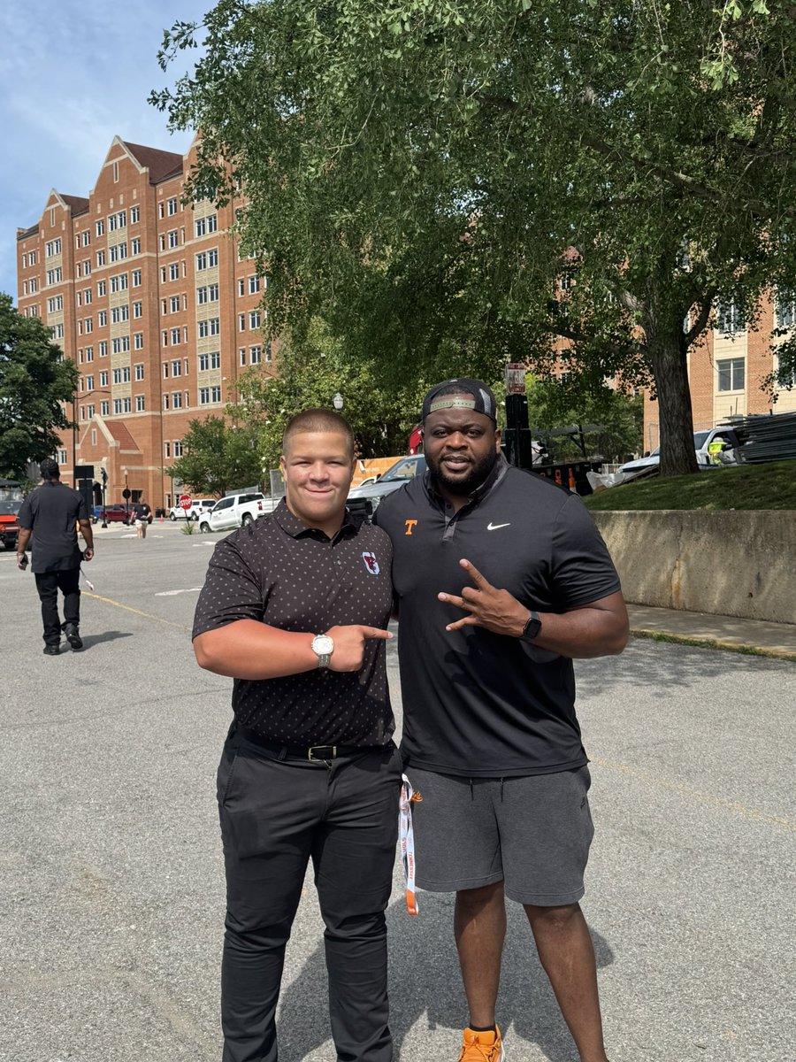milowise60's tweet photo. Great day in Knoxville!

Thank you to @Vol_Football, @milesrobinsonjr, and the recruiting team for taking the time to meet with our group and show us around. The facilities, tradition, and atmosphere were incredible.

I especially enjoyed meeting Miles and learning more about the program. Thank you for taking the time to answer questions and share your experience. 

Looking forward to staying in touch and continuing to develop.

@elitefootballac
