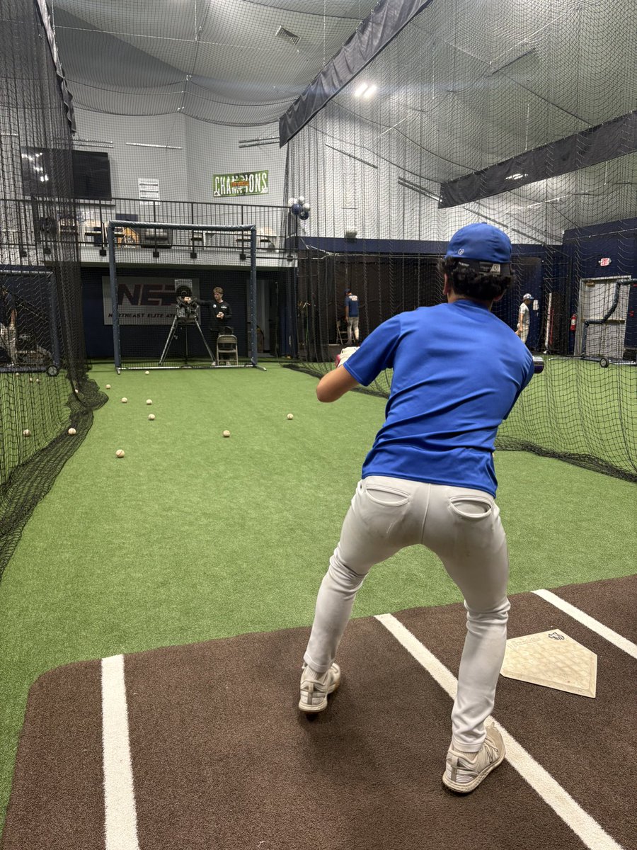 CoachBrittonMHS's tweet photo. Big thank you to Northeast Elite Athletics in Derry for squeezing us in on short notice to get some work in before tomorrow. Boys are ready! https://t.co/AVqdVT6NfG