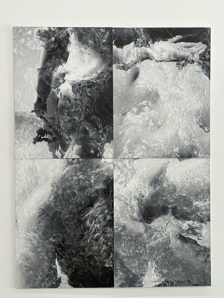 1121takka's tweet photo. Yutaka Kikutake Gallery
Nerhol 「Unseen Body」
2026.5.23-7.18
時間の積層、素晴らしい
pic1これ作るのめちゃくちゃ大変です
(以前5×5cmくらいのものを作るワークショップにて途方に暮れました...) https://t.co/sx5Hg5q0tf