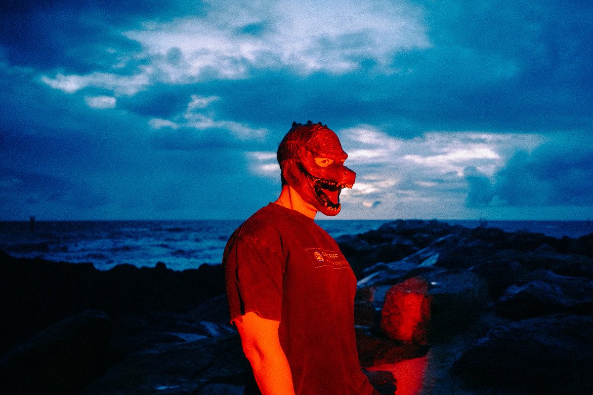 DieselSaurus's tweet photo. I wrote ‘glow’ over the past few months feeling pretty strongly about furry music / furry music spaces as a whole (VRChat + RL + raves) 

will be out on all streaming + bandcamp 💿

📸 by @tayels_ https://t.co/cco2Cw6qgW